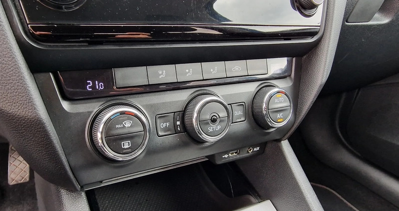Skoda Octavia cena 36500 przebieg: 199000, rok produkcji 2015 z Moryń małe 667